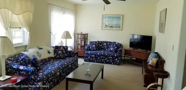 Lanoka Harbor, NJ 08734,217 Chestnut Drive