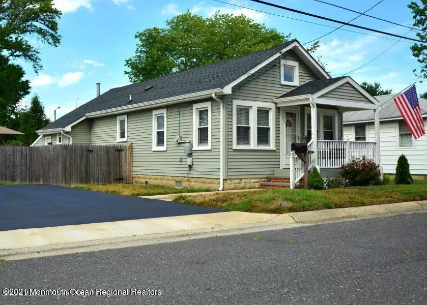 53 Taylor Avenue, North Middletown, NJ 07748