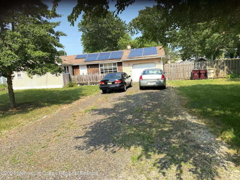 339 Hayes Avenue, Bayville, NJ 08721