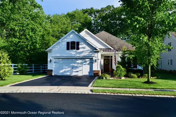 100 E Bosworth Boulevard, Farmingdale, NJ 07727