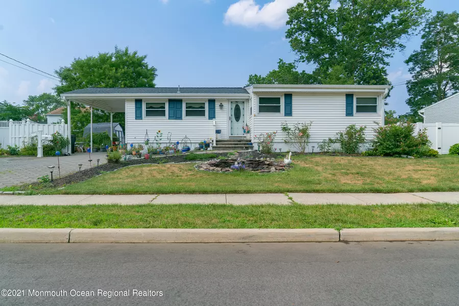 28 Stanford Drive, Hazlet, NJ 07730