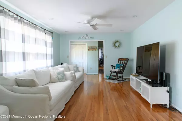 Manasquan, NJ 08736,1422 Lakewood Road