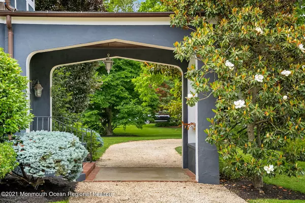 Rumson, NJ 07760,18 Monmouth Avenue