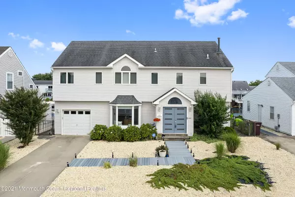 61 Storm Jib Court, Bayville, NJ 08721