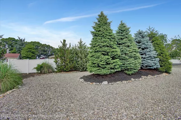 Toms River, NJ 08753,102 Silverwood Court