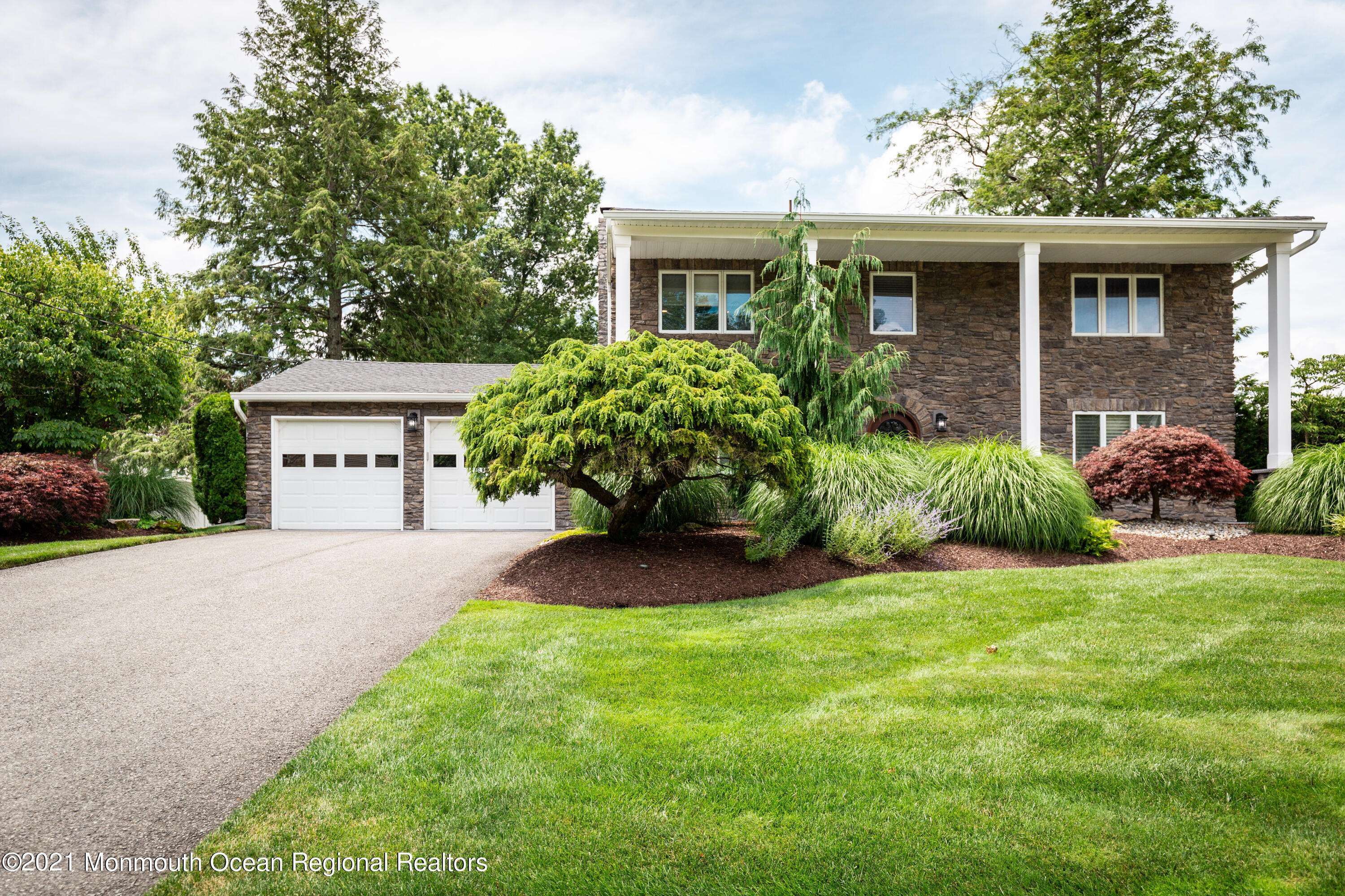 14 Ottawa Road N, Morganville, NJ 07751