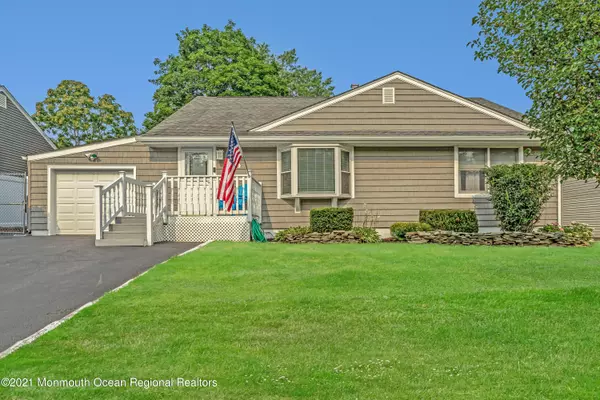 243 Crestview Drive, Middletown, NJ 07748