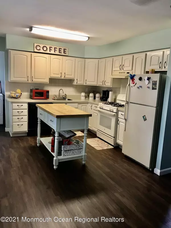 Lanoka Harbor, NJ 08734,402 Decker Court