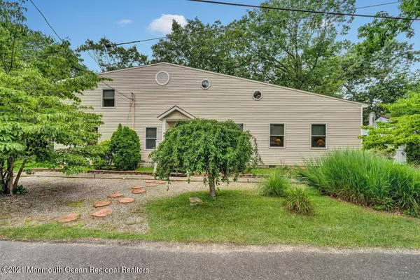 Pine Beach, NJ 08741,825 Linden Avenue