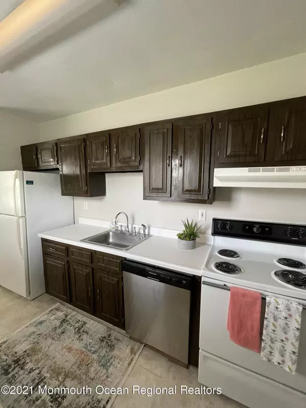 Eatontown, NJ 07724,74 White Street #A