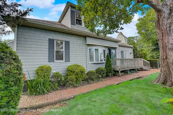 Atlantic Highlands, NJ 07716,97 W Highland Avenue