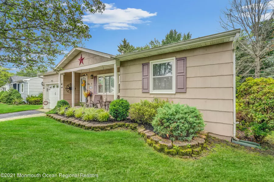 7 Westbrook Drive, Toms River, NJ 08757