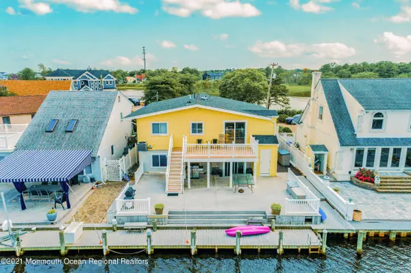 Toms River, NJ 08753,687 Golden Drive