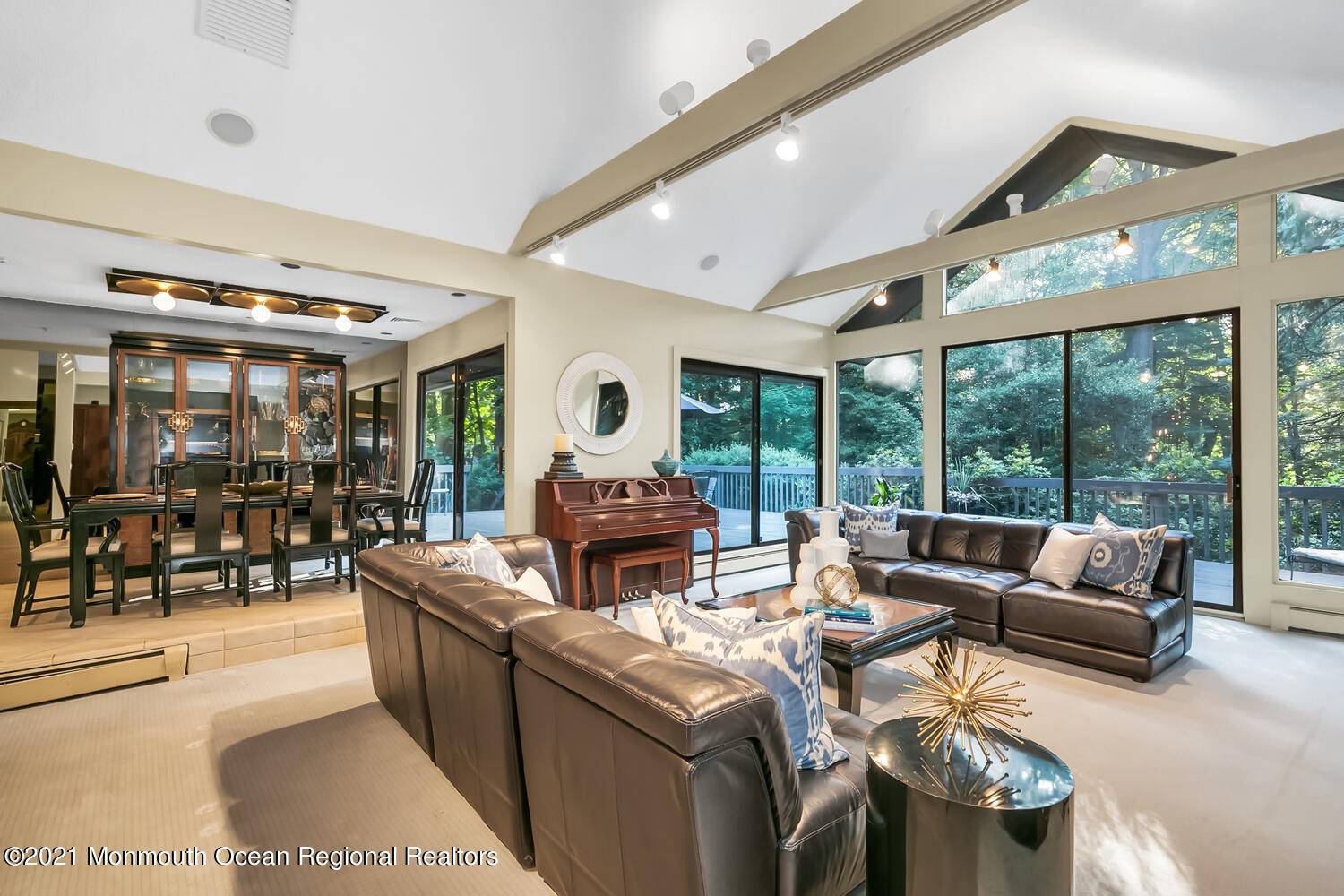 Rumson, NJ 07760,71 W River Road