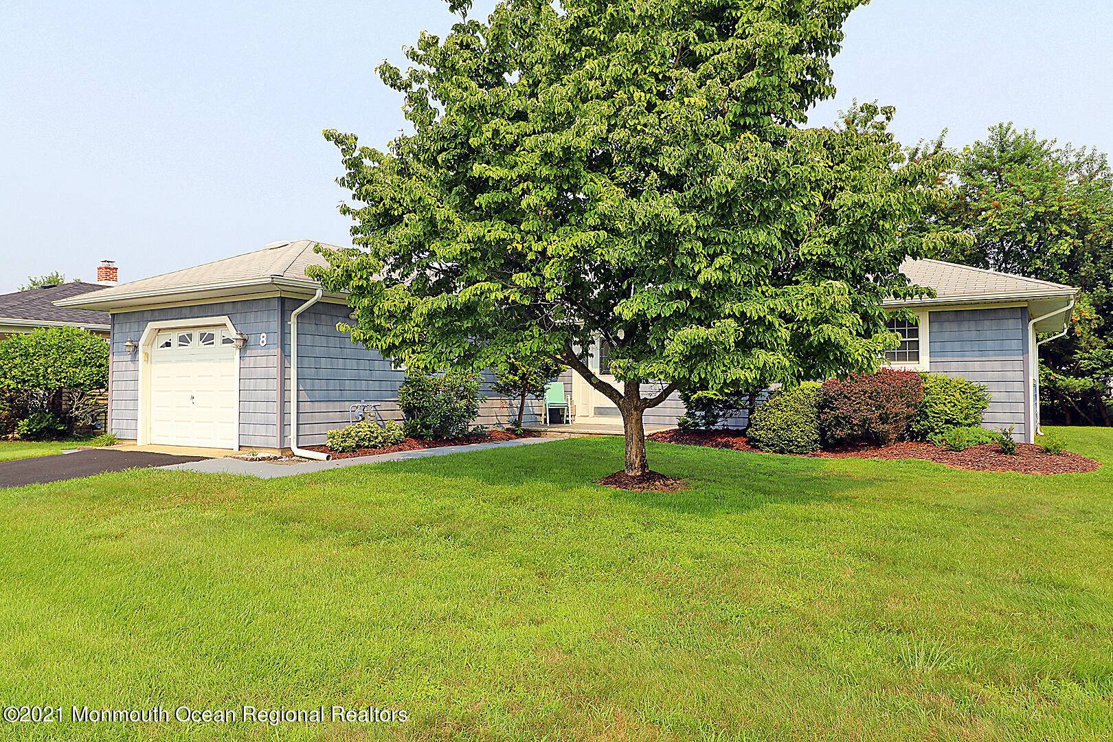 8 Seville Place, Toms River, NJ 08757