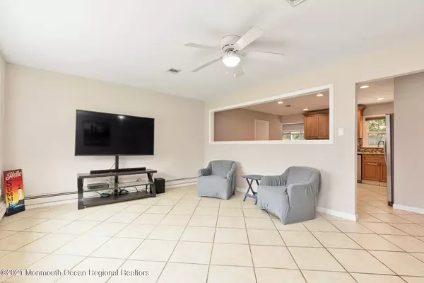 Port Monmouth, NJ 07758,31 Illinois Avenue