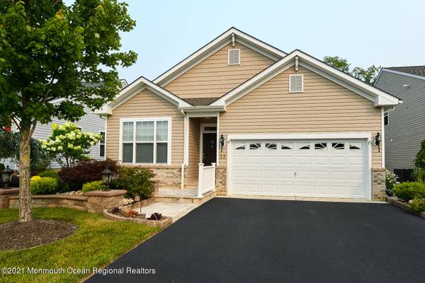 33 Comtois Road, Manalapan, NJ 07726