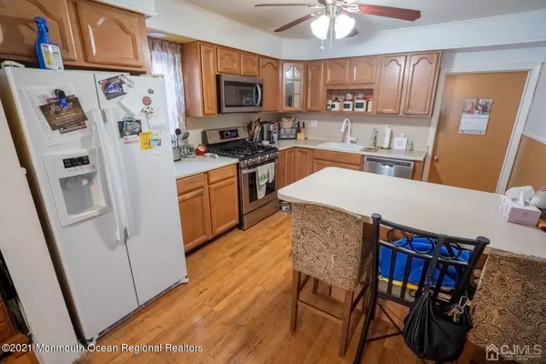 North Brunswick, NJ 08902,14 Walnut Street Street