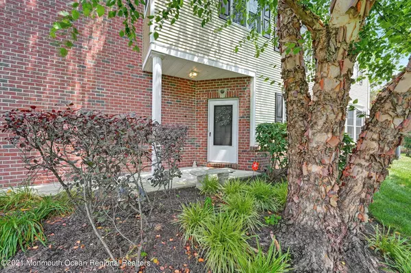 Manalapan, NJ 07726,116 Deepwater Circle