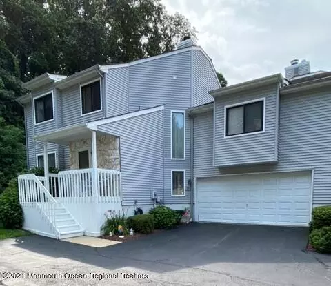 28 Kennedy Court, Middletown, NJ 07748