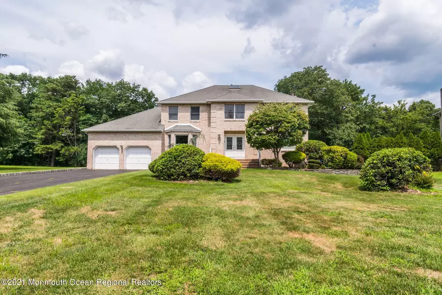 22 Denise Court, Manalapan, NJ 07726