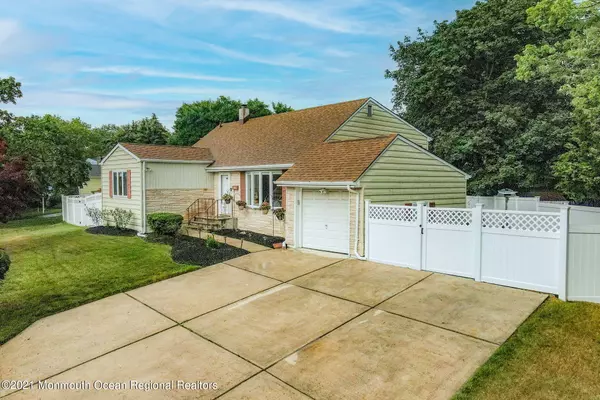 Hazlet, NJ 07730,39 Knoll Terrace