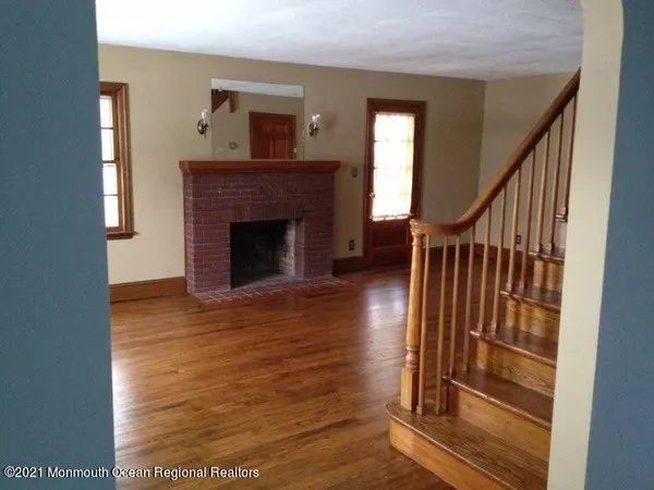 Keyport, NJ 07735,239 Main Street