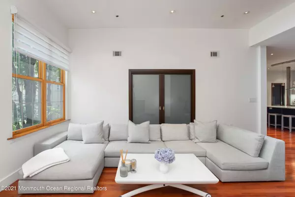 Hoboken, NJ 07030,101 Park Avenue #2F