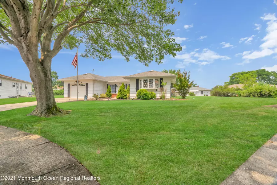 14 Nelson Court, Toms River, NJ 08757