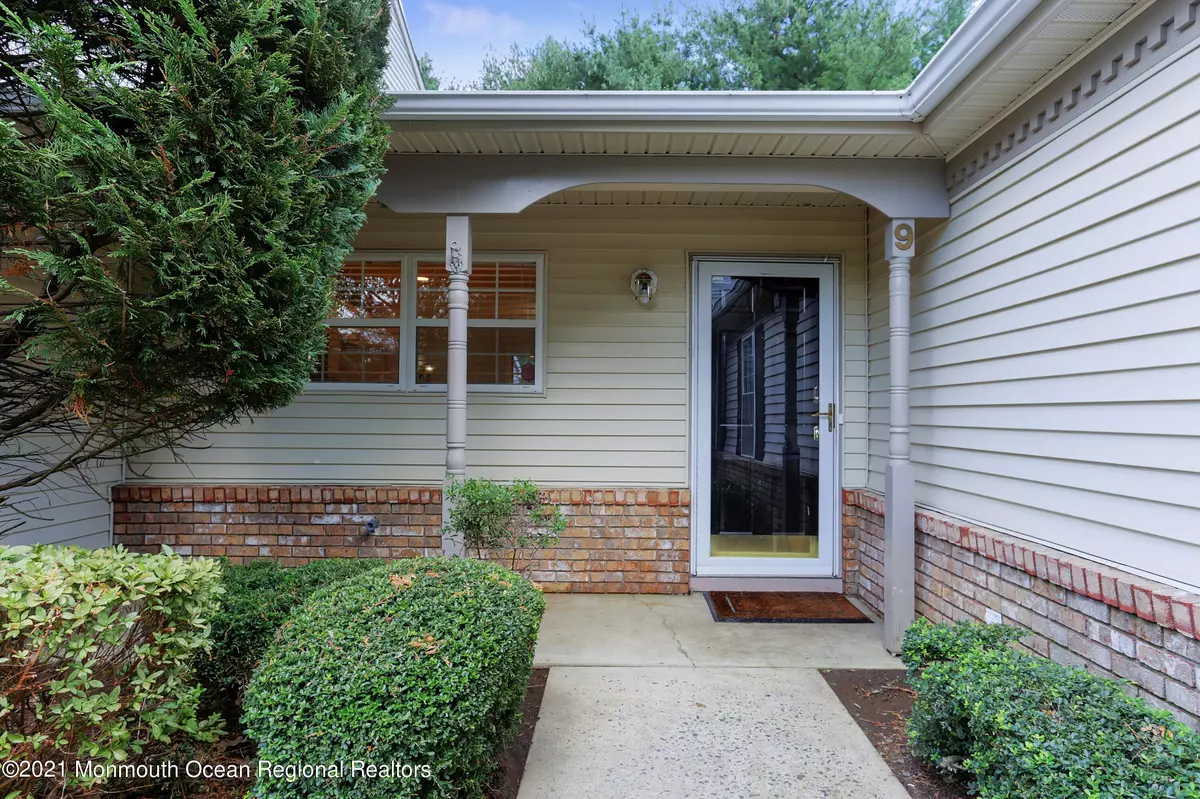 Holmdel, NJ 07733,9 Ambrose Court #141