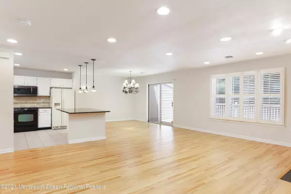 Holmdel, NJ 07733,9 Ambrose Court #141