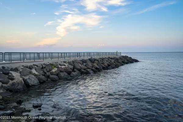 Union Beach, NJ 07735,7 Vista Shores Drive