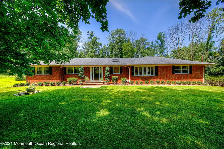 74 Telegraph Hill Road, Holmdel, NJ 07733