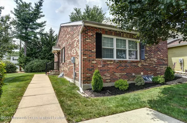 Spotswood, NJ 08884,27 Hamilton Drive