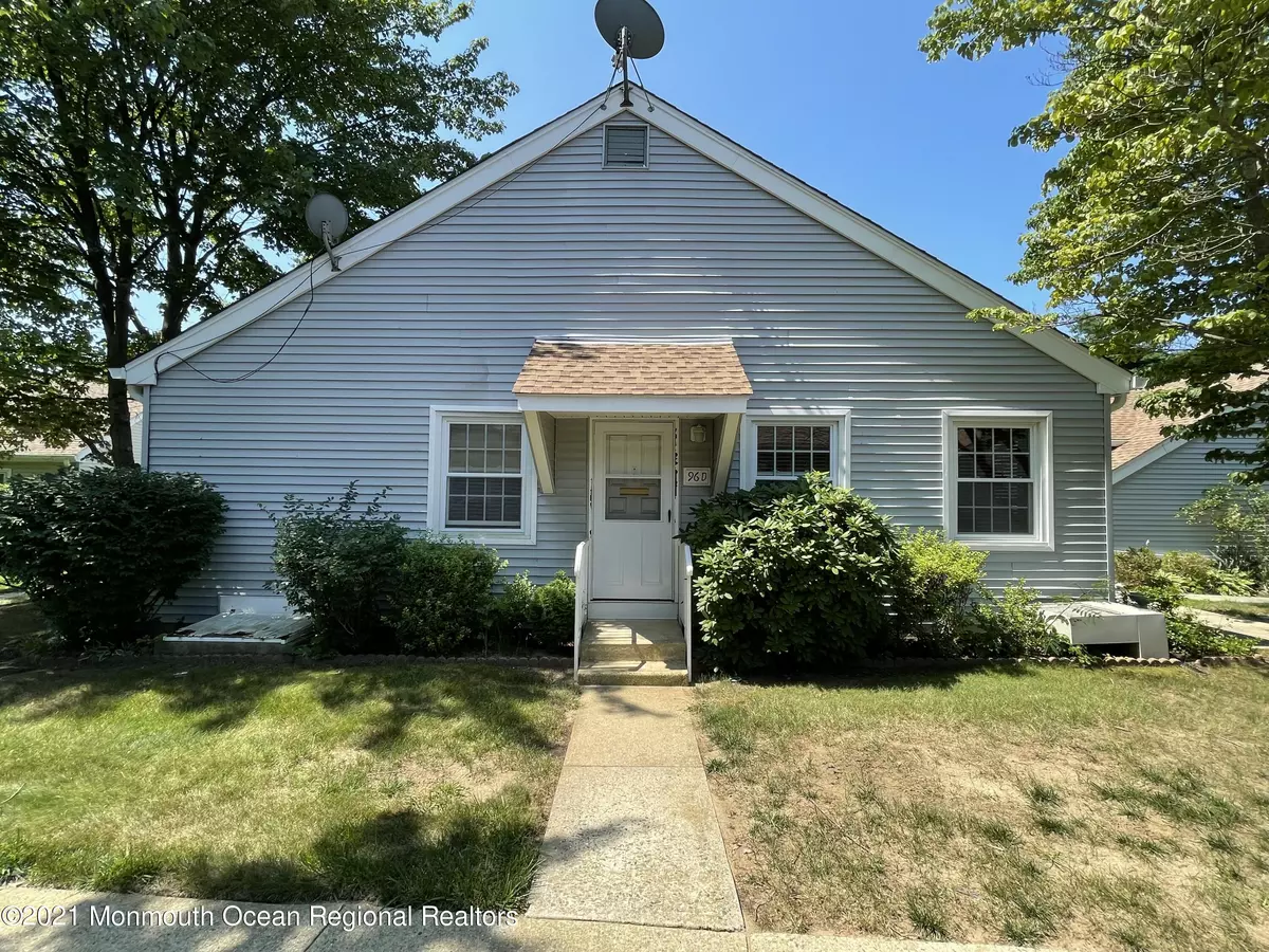 Freehold, NJ 07728,96 Halls Croft Road #D