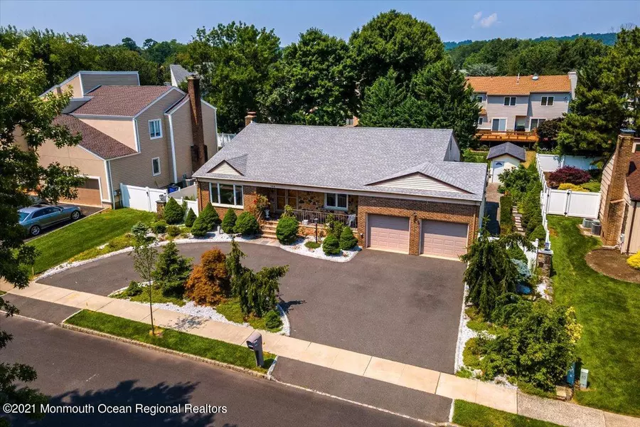 104 New Brook Lane, Springfield, NJ 07081