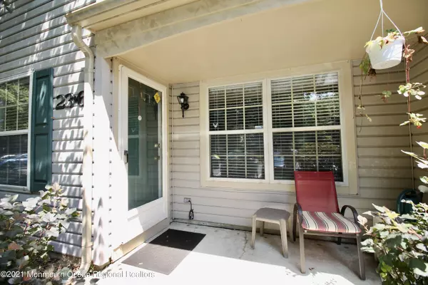 Freehold, NJ 07728,23 Remington Drive #6