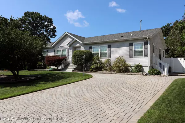 451 Larchmont Street, Toms River, NJ 08757