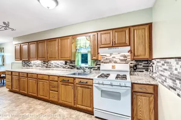 Spotswood, NJ 08884,64 Walnut Street