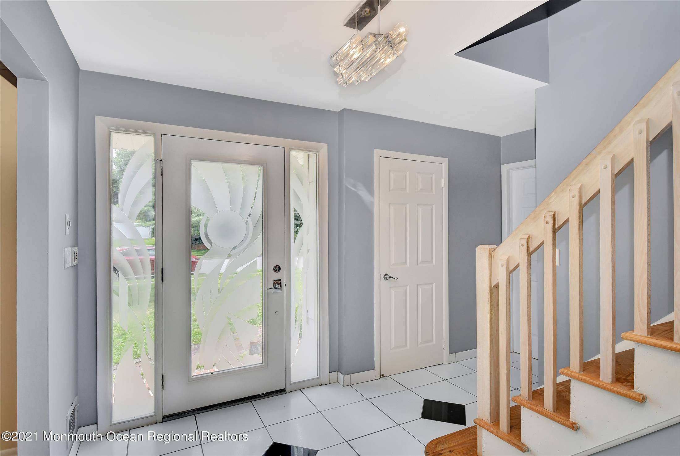 Morganville, NJ 07751,37 Prince William Road