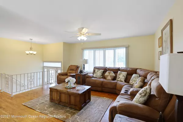 Totowa, NJ 07512,136 Sutton Avenue