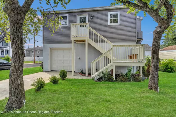 2 Campview Avenue, Keansburg, NJ 07734