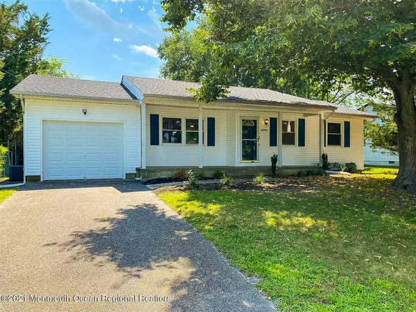 18 Bell Street, Bayville, NJ 08721