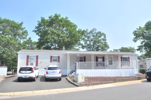 232 Floral Way, Toms River, NJ 08755