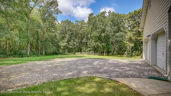 Millstone, NJ 08510,388 Monmouth Road