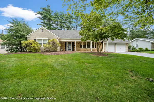 60 Ayrmont Lane, Matawan, NJ 07747