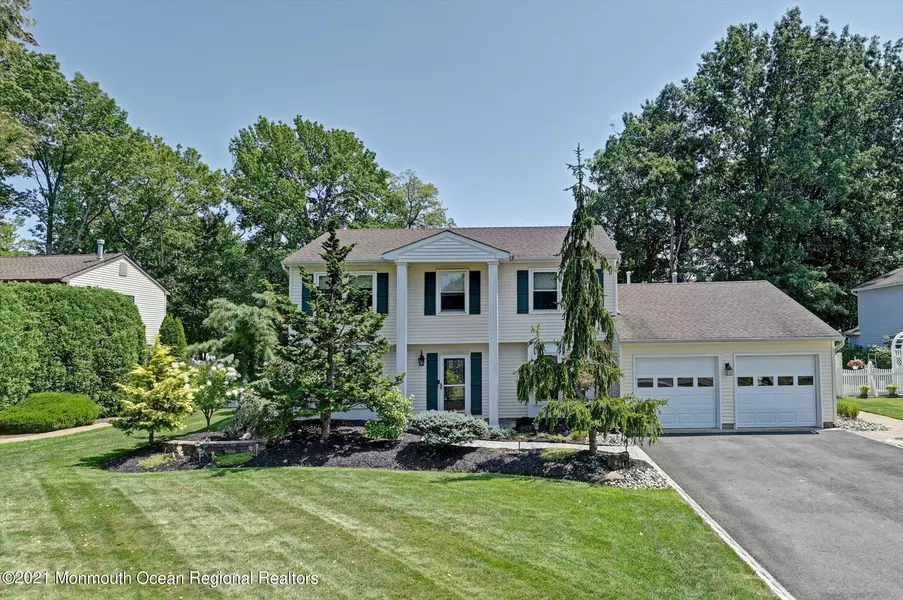 19 Regal Road, Manalapan, NJ 07726