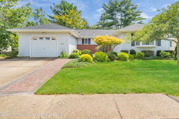73 Barbados Drive S, Toms River, NJ 08757