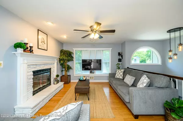 Eatontown, NJ 07724,2 Kelly Lane