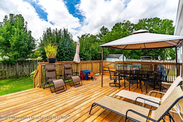Little Egg Harbor, NJ 08087,325 Lake Crystalbrook Drive